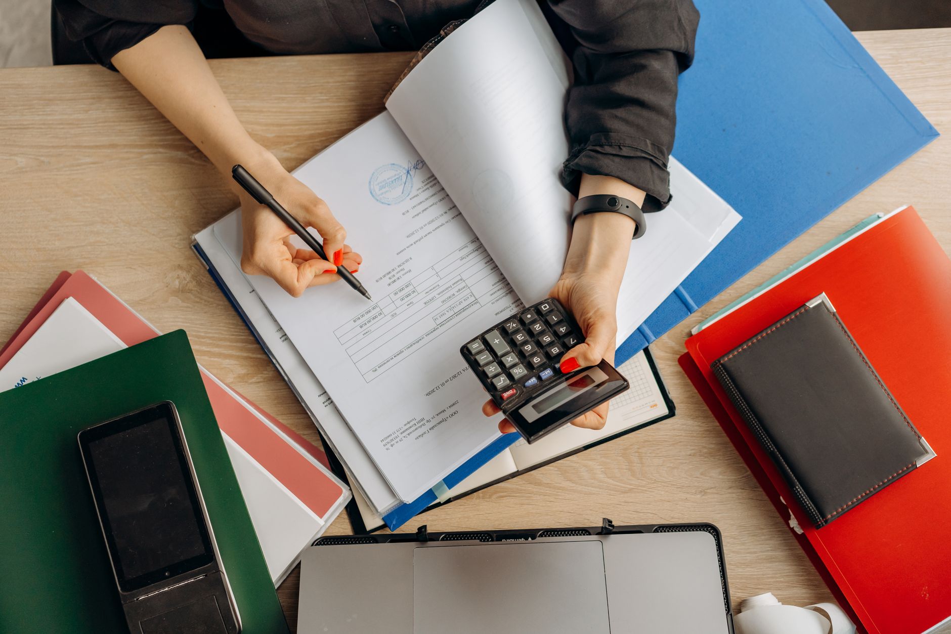 The Weekly Cash Review That Finds Trouble Before Payroll Does